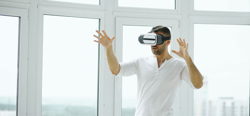 Virtual Reality Technology Works to Create a 3D World